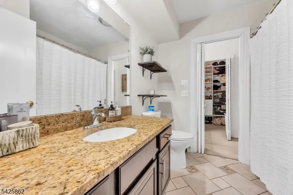 $399,000 | 33 Foxwood Court, Bedminster, NJ 07921