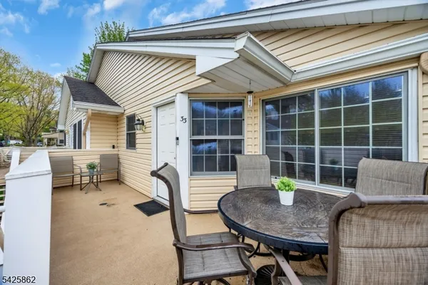 $399,000 | 33 Foxwood Court, Bedminster, NJ 07921