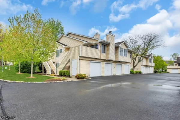 $399,000 | 33 Foxwood Court, Bedminster, NJ 07921