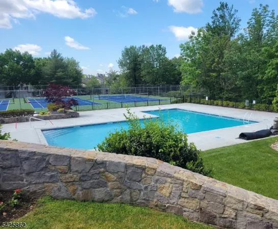 $399,000 | 33 Foxwood Court, Bedminster, NJ 07921