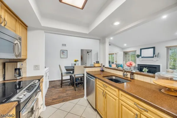$399,000 | 33 Foxwood Court, Bedminster, NJ 07921