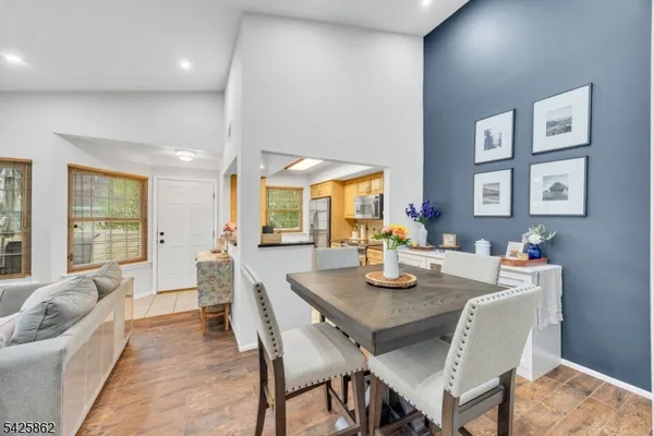 $399,000 | 33 Foxwood Court, Bedminster, NJ 07921