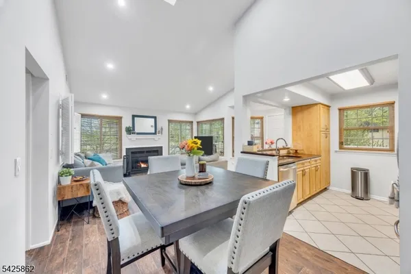 $399,000 | 33 Foxwood Court, Bedminster, NJ 07921