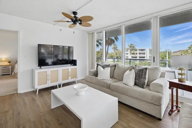 $4,500 | 3554 Ocean Drive, Unit 202S, Vero Beach, FL 32963