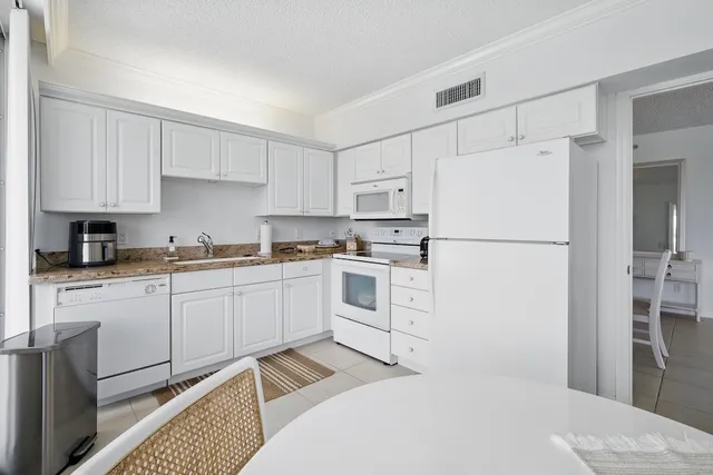 $4,500 | 3554 Ocean Drive, Unit 202S, Vero Beach, FL 32963