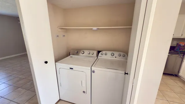 $1,150 | 3799 Carnes Avenue, Memphis, TN 38111