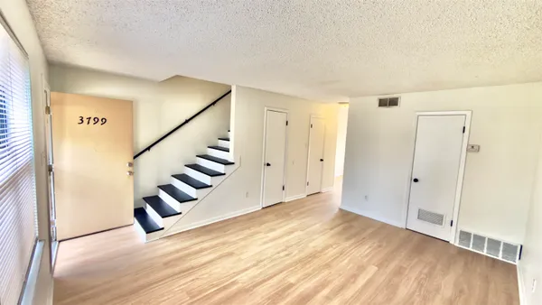 $1,175 | 3799 Carnes Avenue, Memphis, TN 38111
