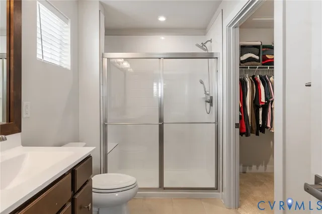 a view of a walk in closet