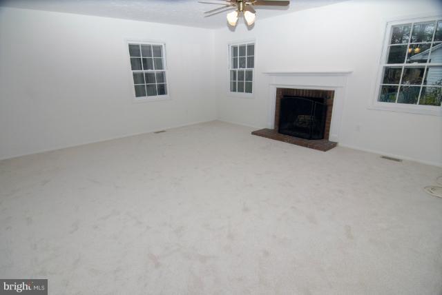 8711 Granite Lane Laurel, MD 20708 - Photo 16 of 30 Living Room