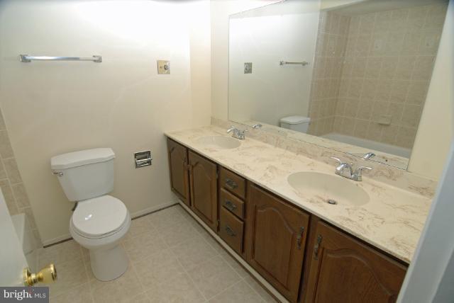 8711 Granite Lane Laurel, MD 20708 - Photo 18 of 30 Bath