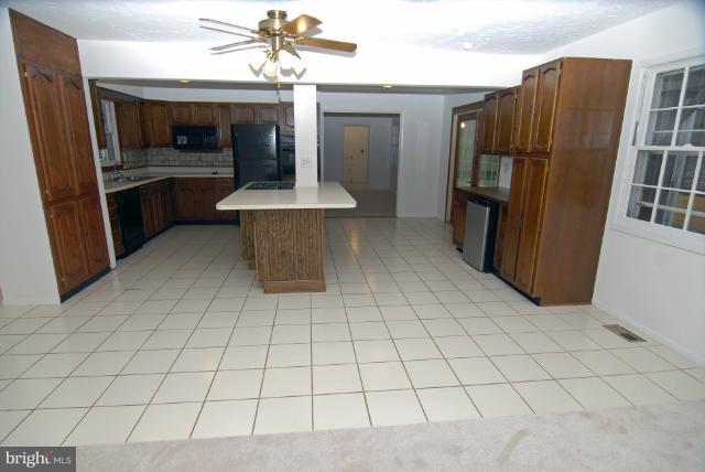 8711 Granite Lane Laurel, MD 20708 - Photo 8 of 30 Kitchen
