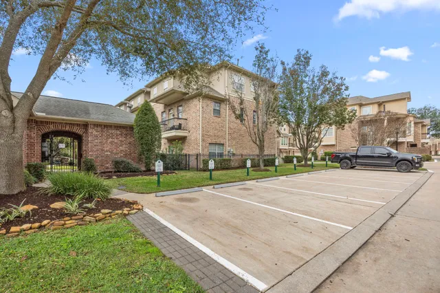 $2,350 | 7930 Stoneyway Drive, Houston, TX 77040