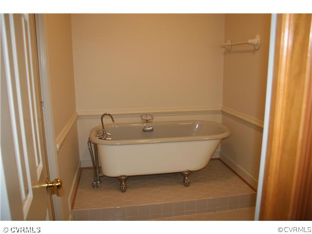 20212 Pony Farm Road Maidens, VA 23102 - Photo 7 of 13 Bathroom - Hall Bath with Claw Foot Tub, Shower wi