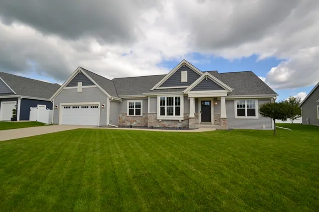 $649,800 | 3558 Howell Oaks Drive, Waukesha, WI 53188