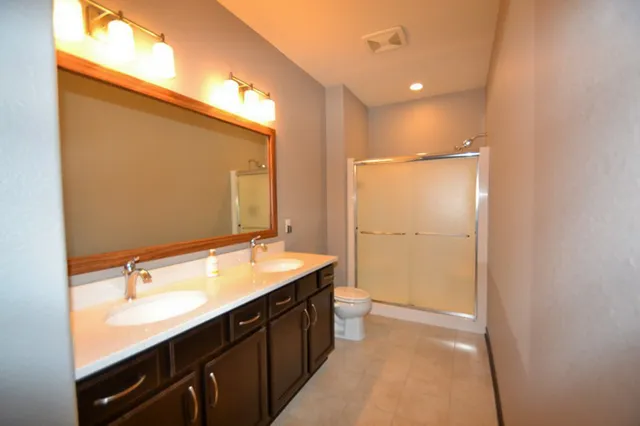 $649,800 | 3558 Howell Oaks Drive, Waukesha, WI 53188