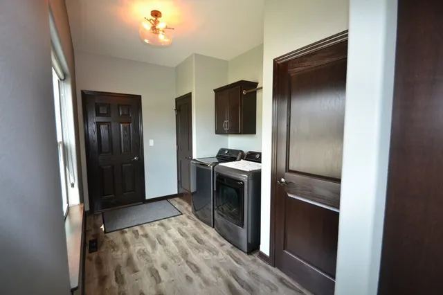 $649,800 | 3558 Howell Oaks Drive, Waukesha, WI 53188