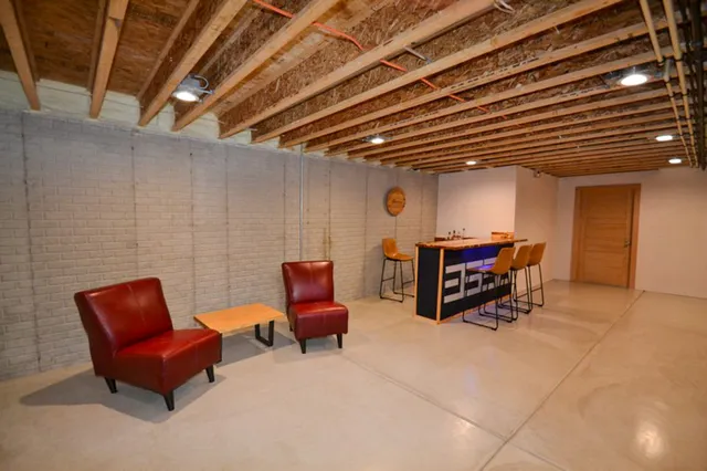 $649,800 | 3558 Howell Oaks Drive, Waukesha, WI 53188