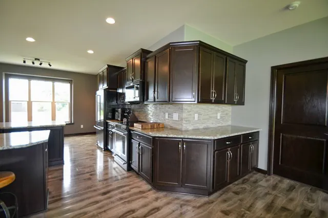 $649,800 | 3558 Howell Oaks Drive, Waukesha, WI 53188