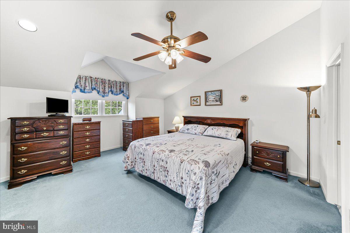 402 Sumner Way West Chester, PA 19382 - Photo 17 of 33 Huge primary bedroom