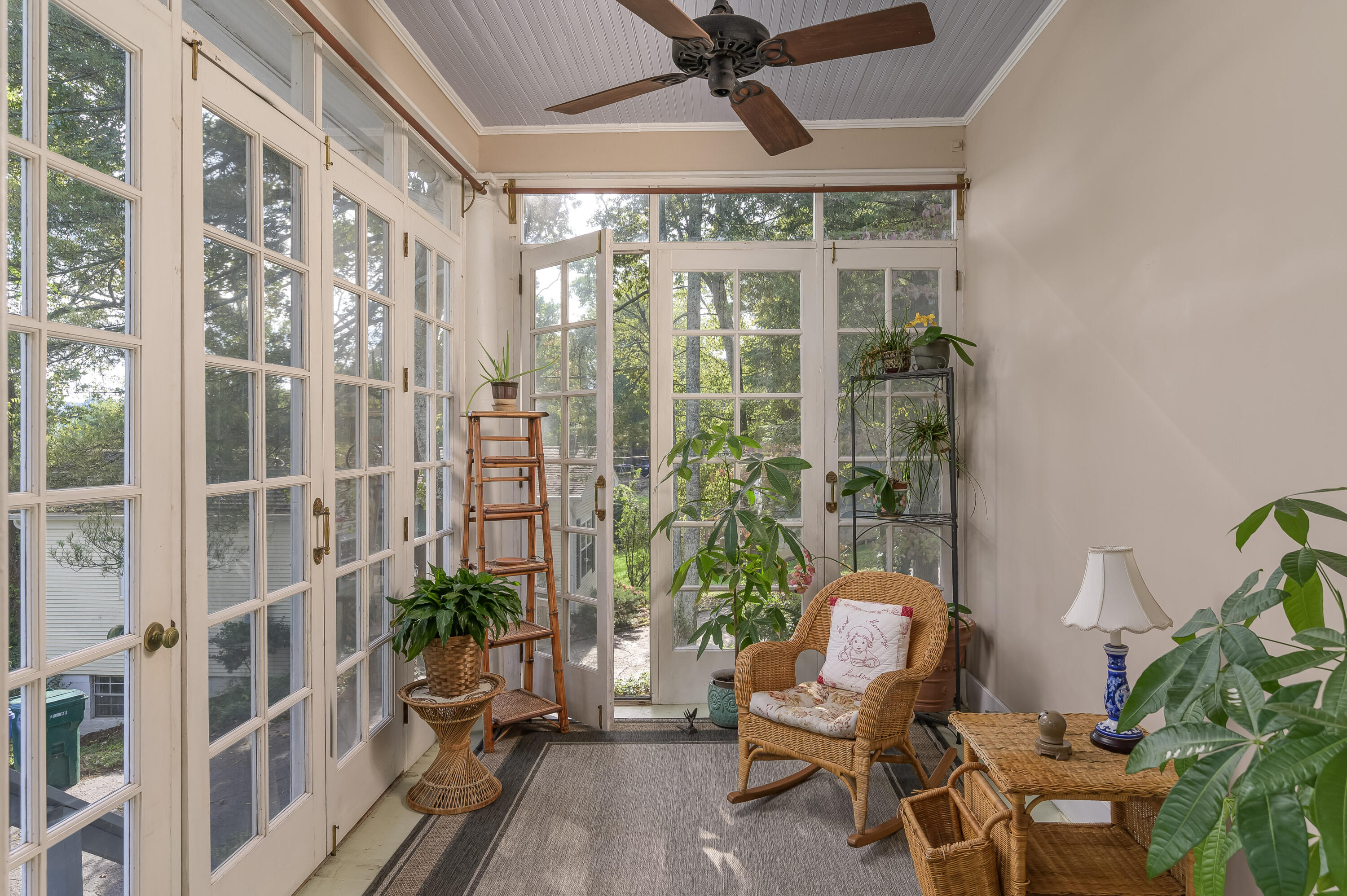 724-726 Dallas Road Chattanooga, TN 37405 - Photo 19 of 46 SUNROOM