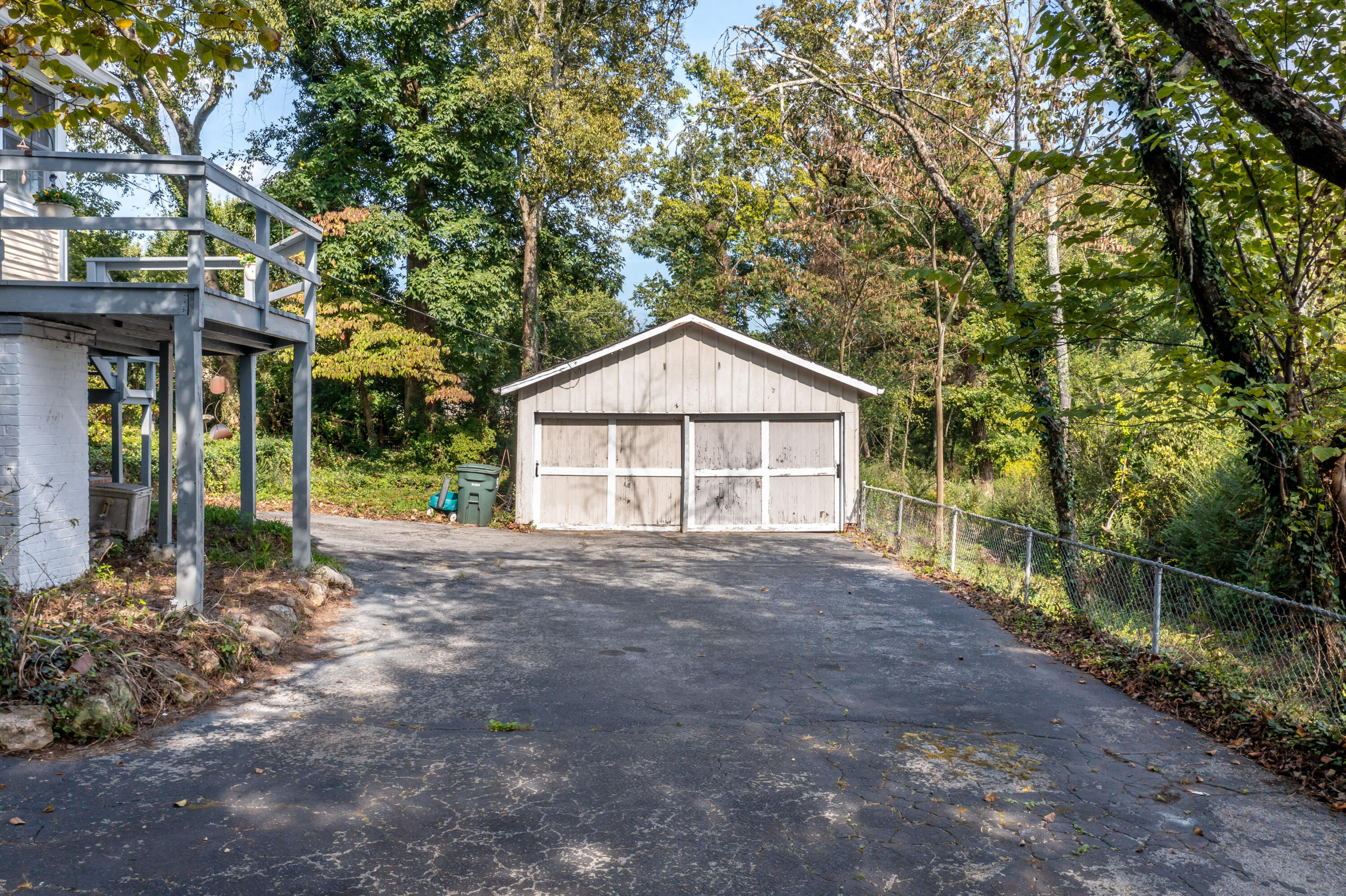 724-726 Dallas Road Chattanooga, TN 37405 - Photo 6 of 46 GARAGE