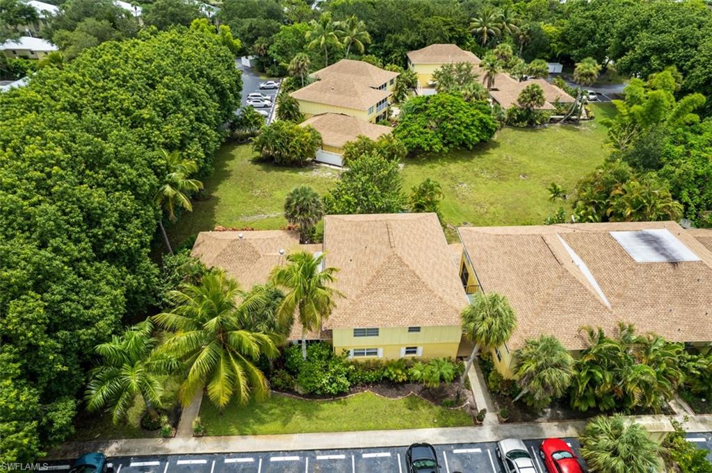 1201 Solana Road, Unit 6 Naples, FL 34103 - Photo 3 of 26 Gallery Image 3