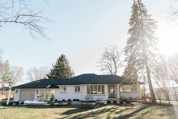 $799,500 | 2250 South Street, Geneva, IL 60134