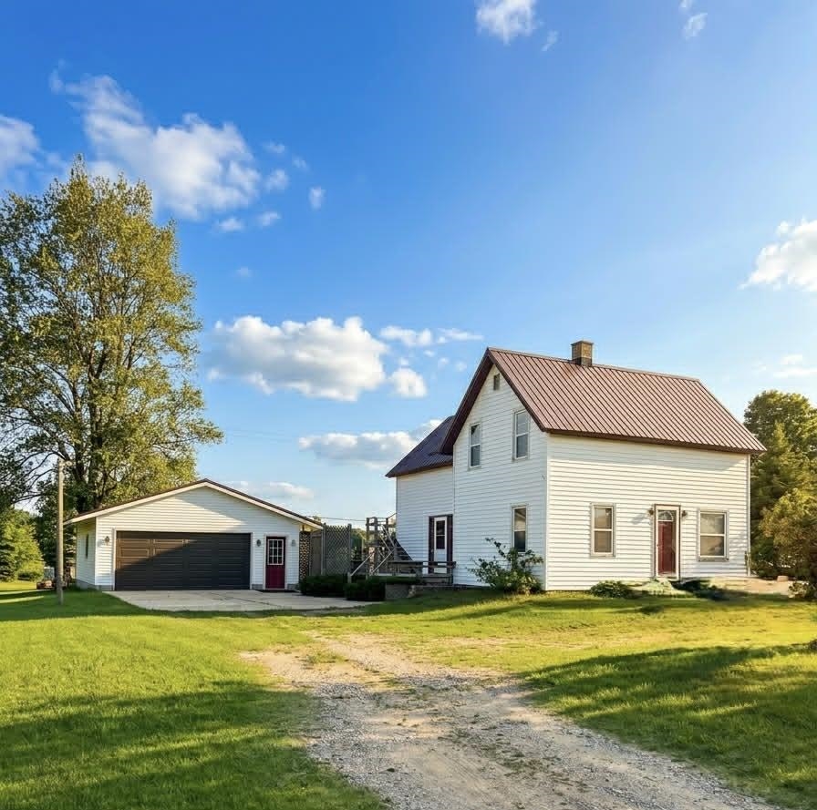 196 East Center Road Kingsley, MI 49649 - Photo 1 of 68