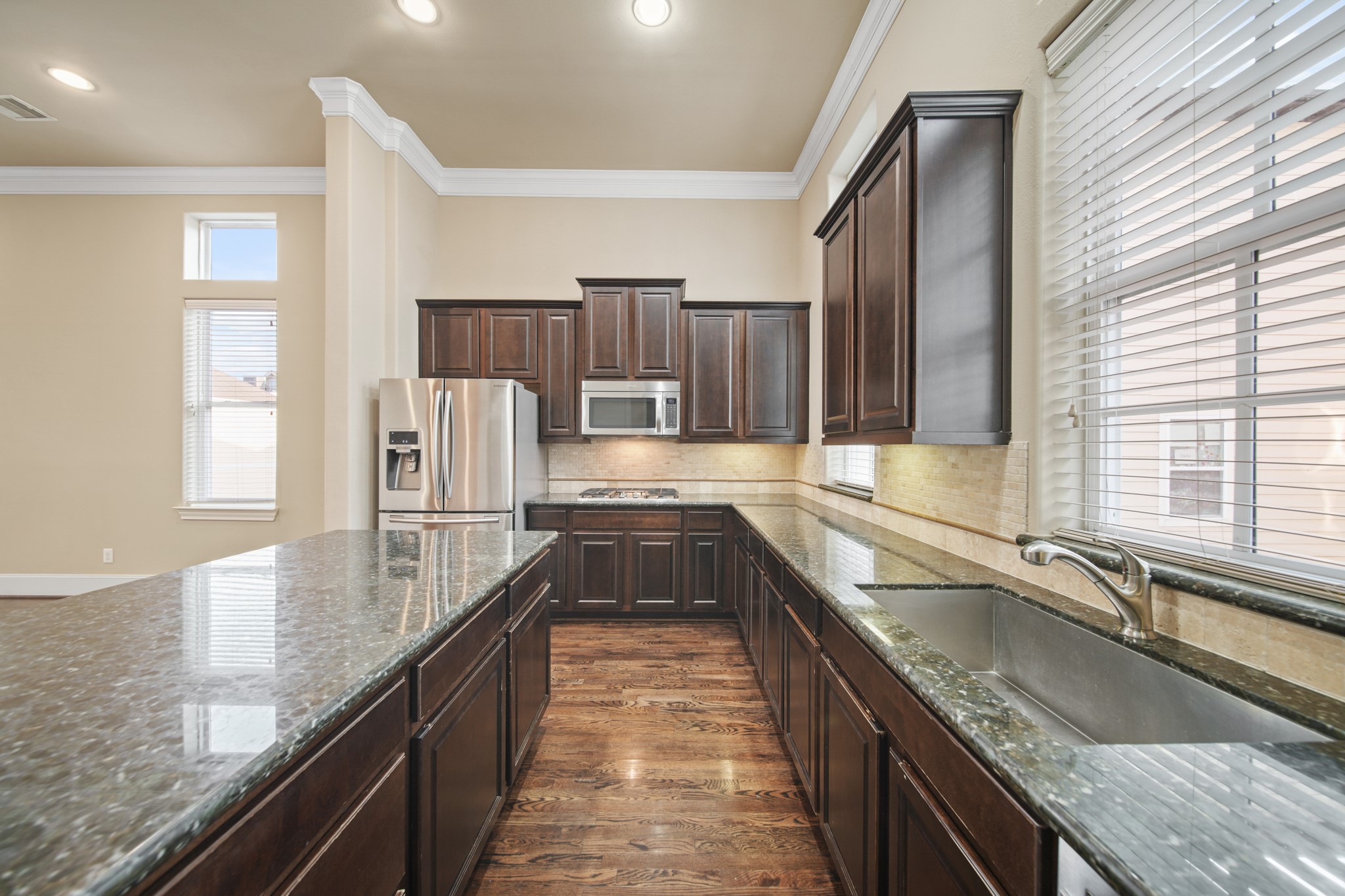 1250 West 23rd Street Houston, TX 77008 - Photo 16 of 50 Plenty of room for prep and cooking!