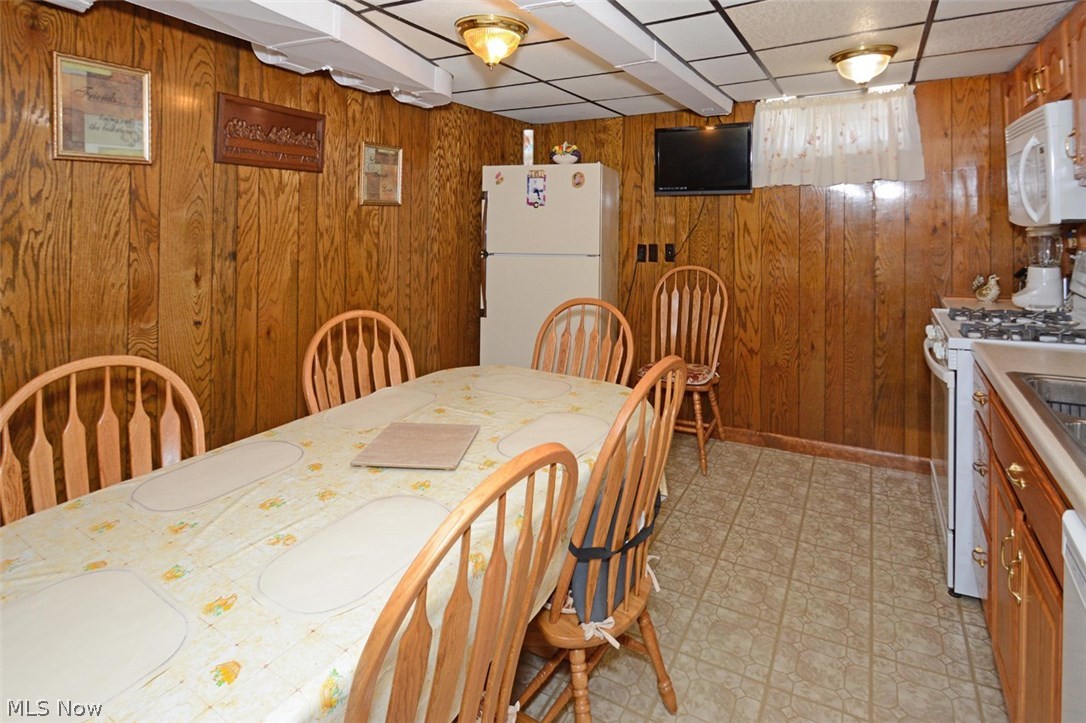 8116 Ackley Road Parma, OH 44129 - Photo 19 of 29