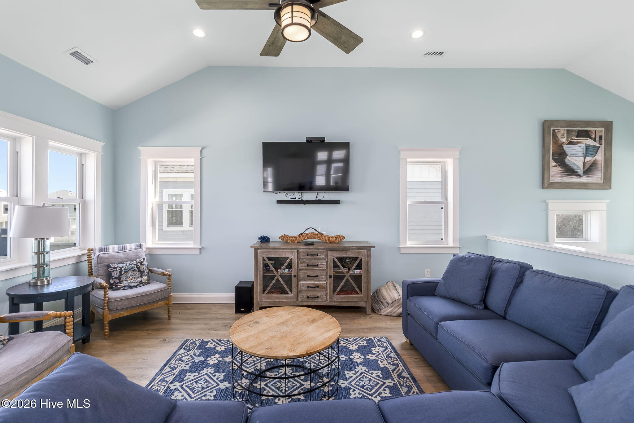 4616 Lindbergh Avenue Kitty Hawk, NC 27949 - Photo 26 of 78 Living Room top floor