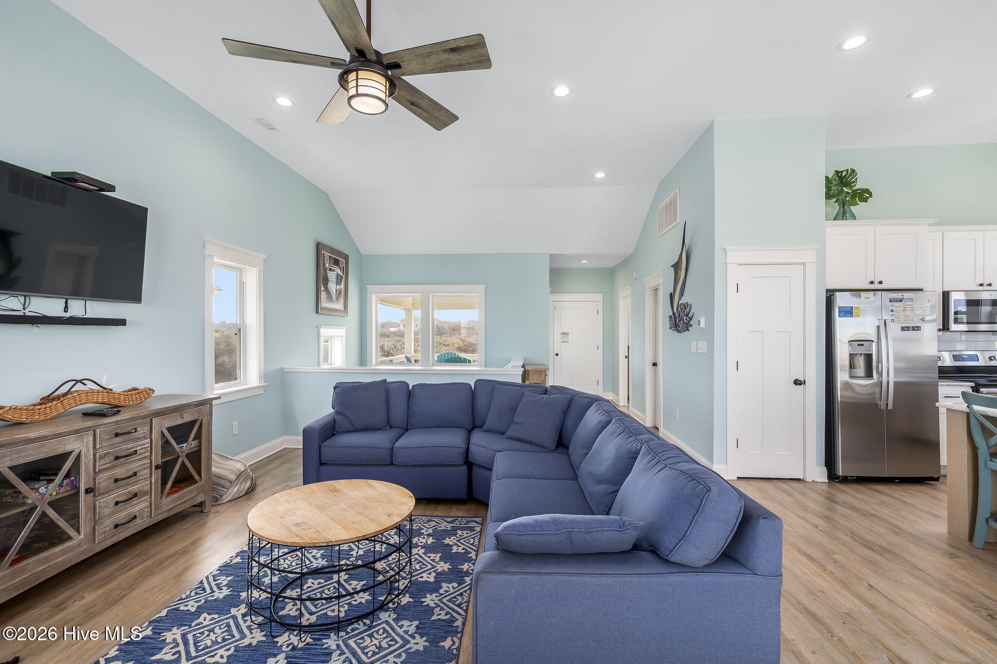 4616 Lindbergh Avenue Kitty Hawk, NC 27949 - Photo 29 of 78 Living Room