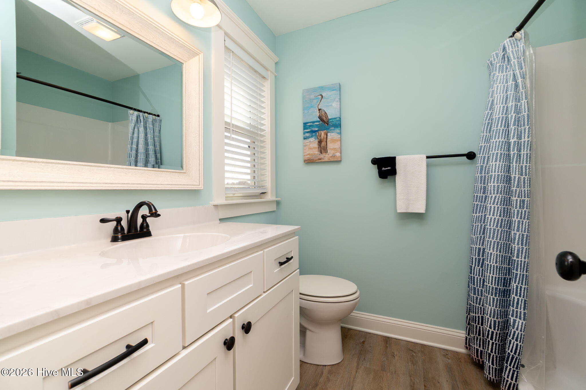 4616 Lindbergh Avenue Kitty Hawk, NC 27949 - Photo 33 of 78 Second floor Ensuite