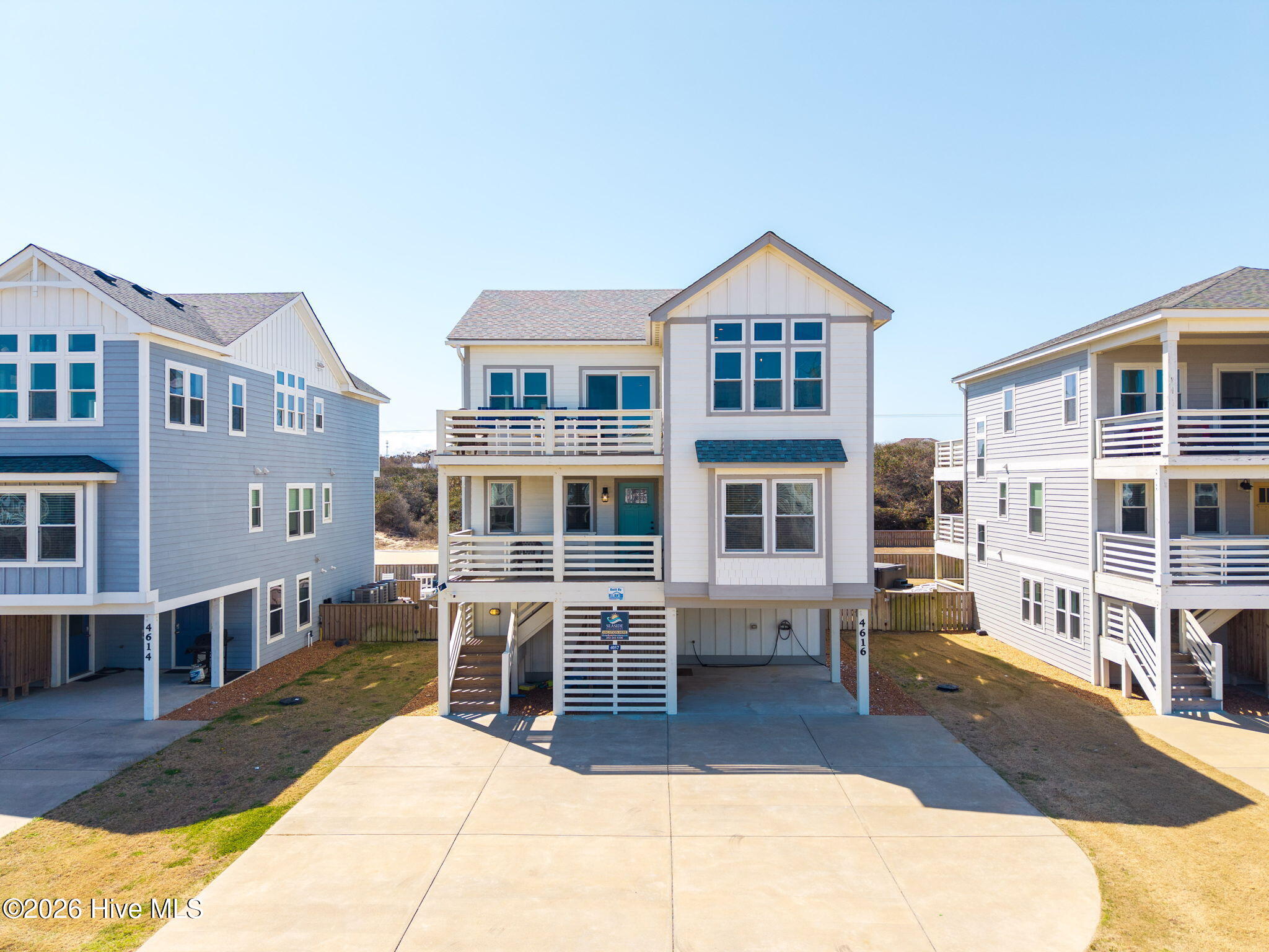 4616 Lindbergh Avenue Kitty Hawk, NC 27949 - Photo 45 of 78 Front view with Driveway