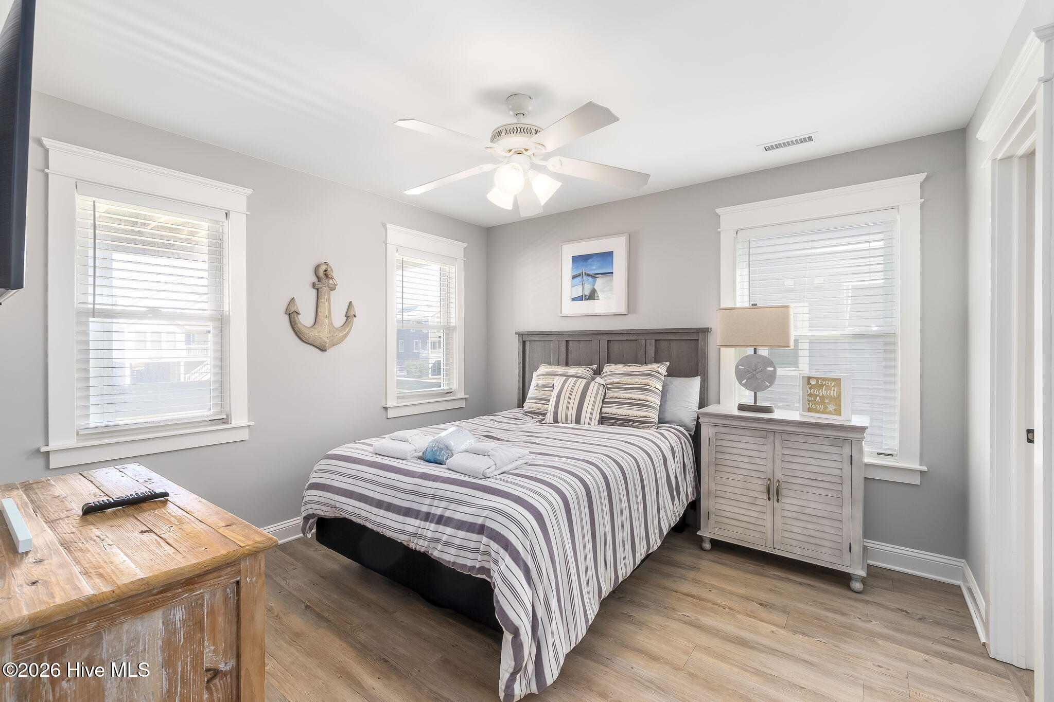 4616 Lindbergh Avenue Kitty Hawk, NC 27949 - Photo 10 of 78 Second Floor Bedroom