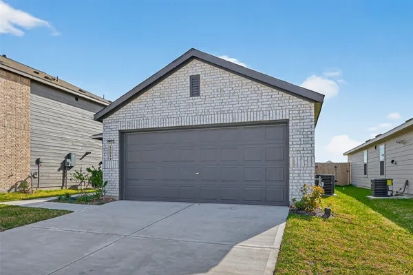 $1,200 | 10814 Red Orchid Drive, Houston, TX 77016