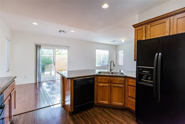 $2,270 | 9527 Knopfler Lane, Las Vegas, NV 89148