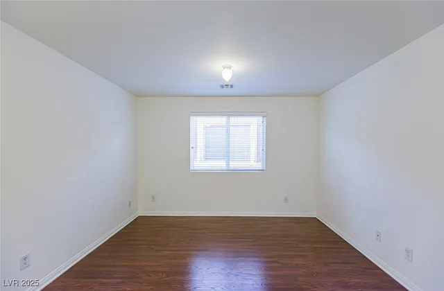 $2,270 | 9527 Knopfler Lane, Las Vegas, NV 89148