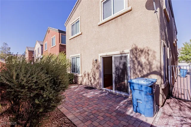 $2,270 | 9527 Knopfler Lane, Las Vegas, NV 89148