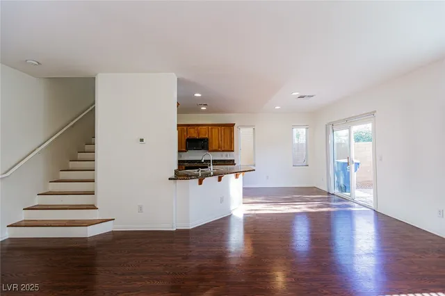 $2,270 | 9527 Knopfler Lane, Las Vegas, NV 89148