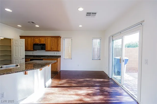 $2,270 | 9527 Knopfler Lane, Las Vegas, NV 89148