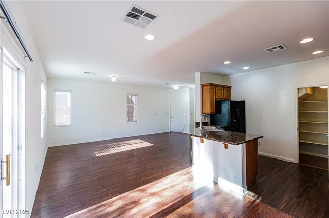 $2,270 | 9527 Knopfler Lane, Las Vegas, NV 89148