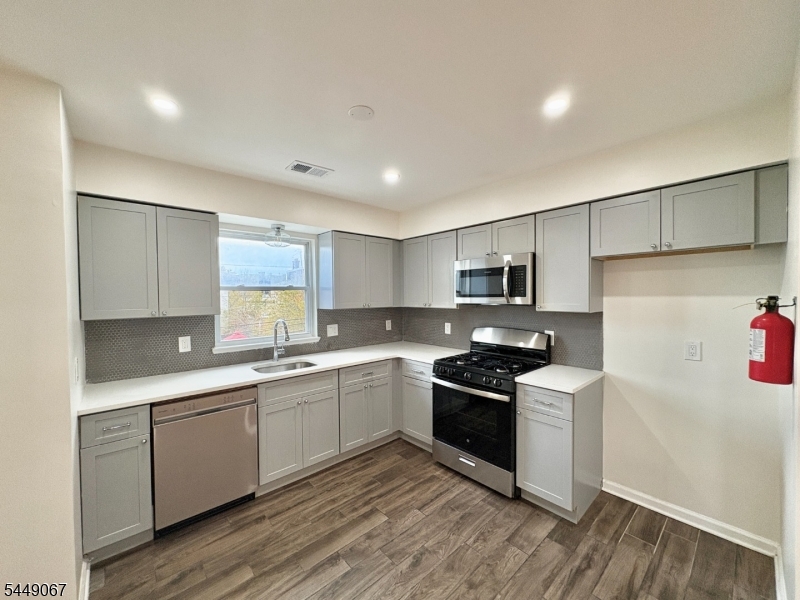 156 Ridgewood Avenue, Unit 1 Newark, NJ 07108 - Photo 27 of 44 Gallery Image 27