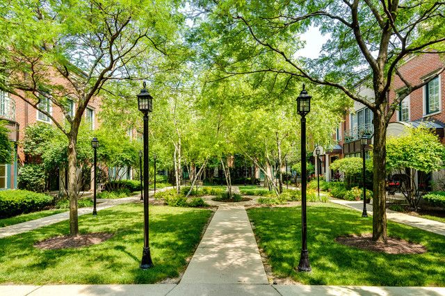 $1,045,000 | 1437 South Prairie Avenue, Unit J, Chicago, IL 60605