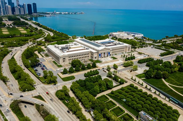 $1,045,000 | 1437 South Prairie Avenue, Unit J, Chicago, IL 60605