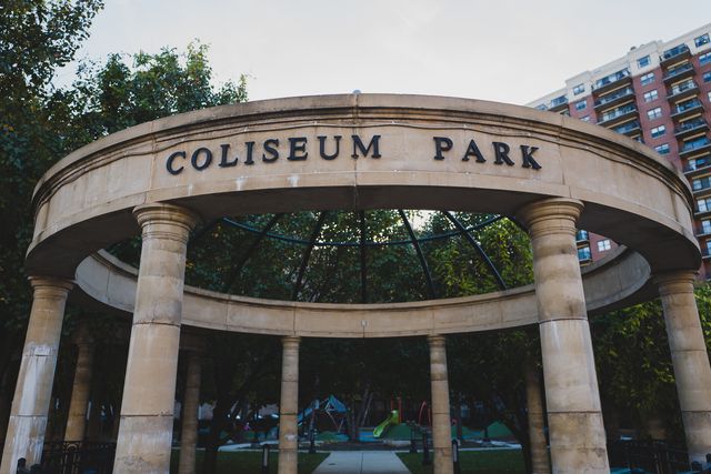 $1,045,000 | 1437 South Prairie Avenue, Unit J, Chicago, IL 60605