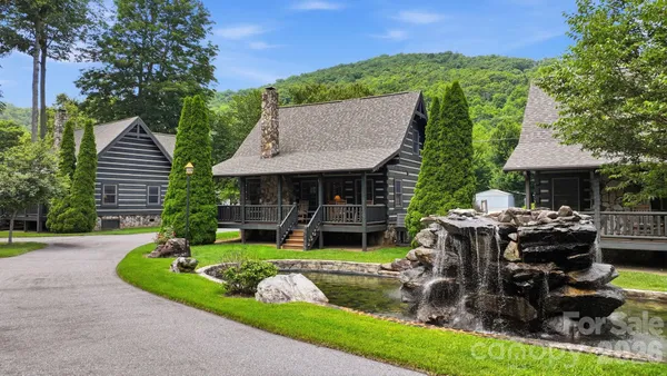 $489,000 | 17 Rachels Circle, Maggie Valley, NC 28751