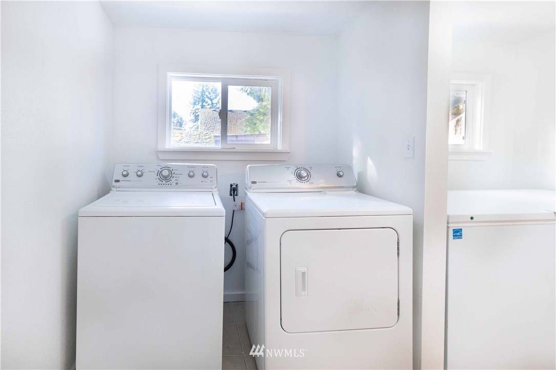 1313 Southwest 116th Street Burien, WA 98146 - Photo 11 of 20 Gallery Image 11