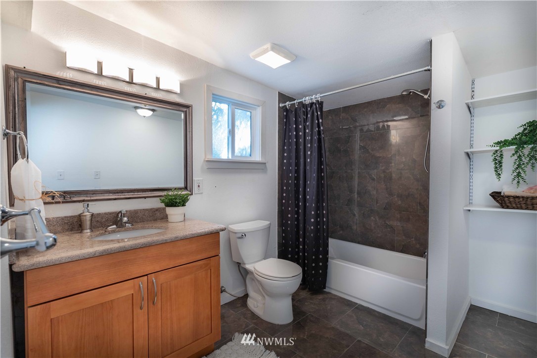 1313 Southwest 116th Street Burien, WA 98146 - Photo 16 of 20 Gallery Image 16