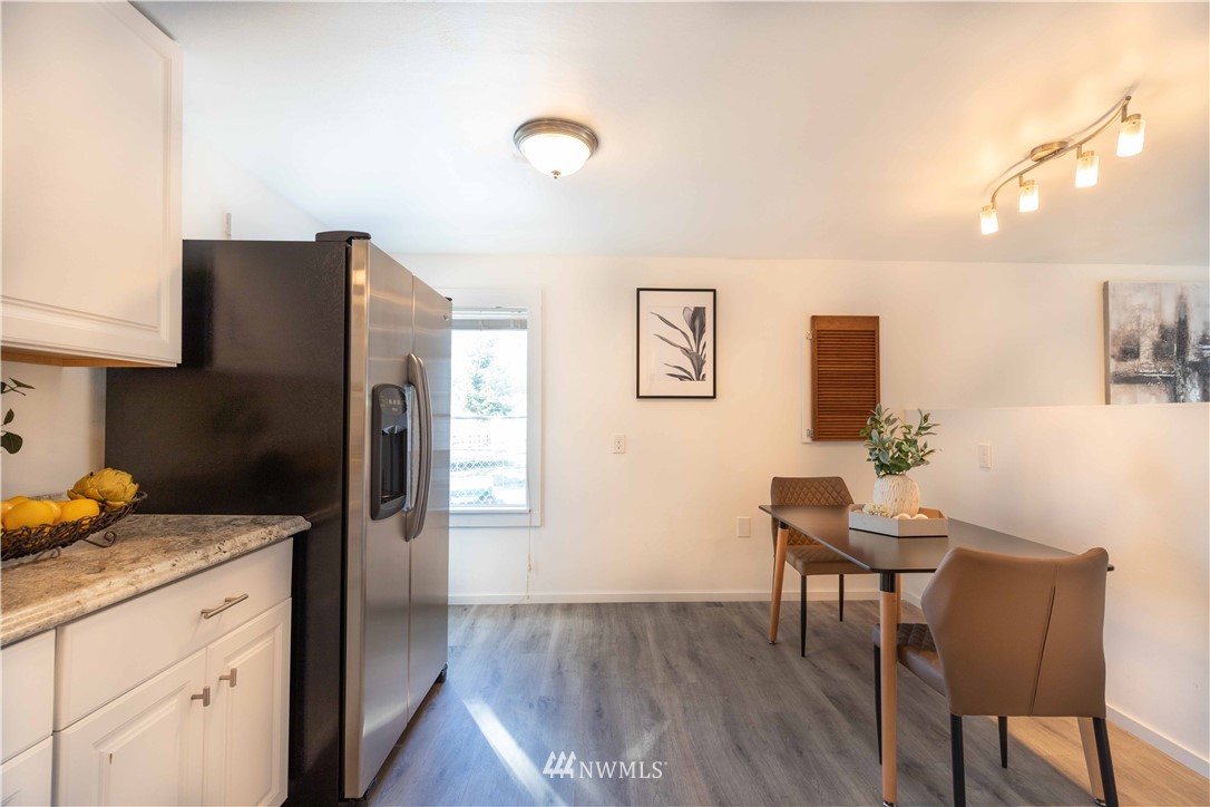 1313 Southwest 116th Street Burien, WA 98146 - Photo 8 of 20 Gallery Image 8